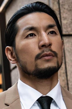 Tsurugusaki Yoshiaki