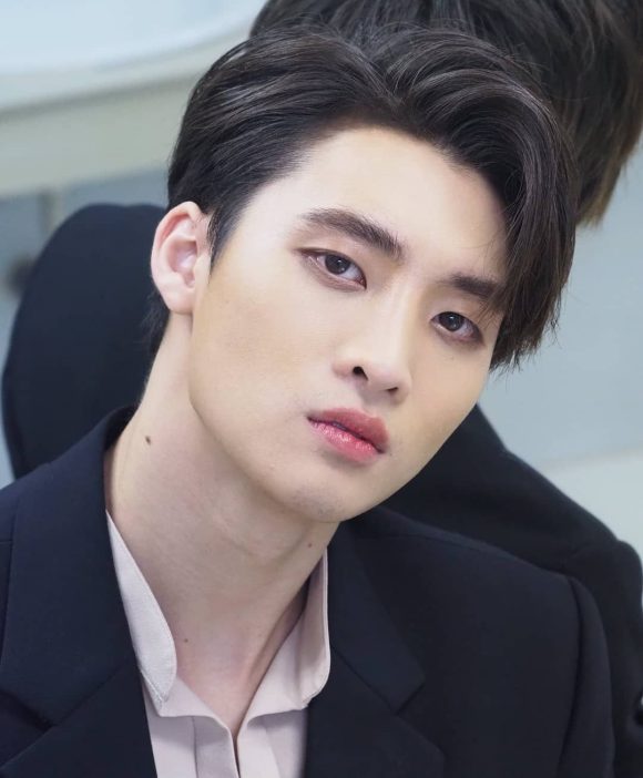 Mean Phiravich Attachitsataporn
