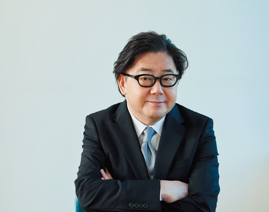 Akimoto Yasushi