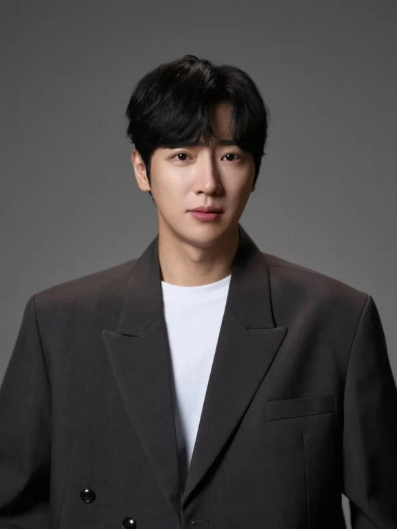 Lee Sang Yeob