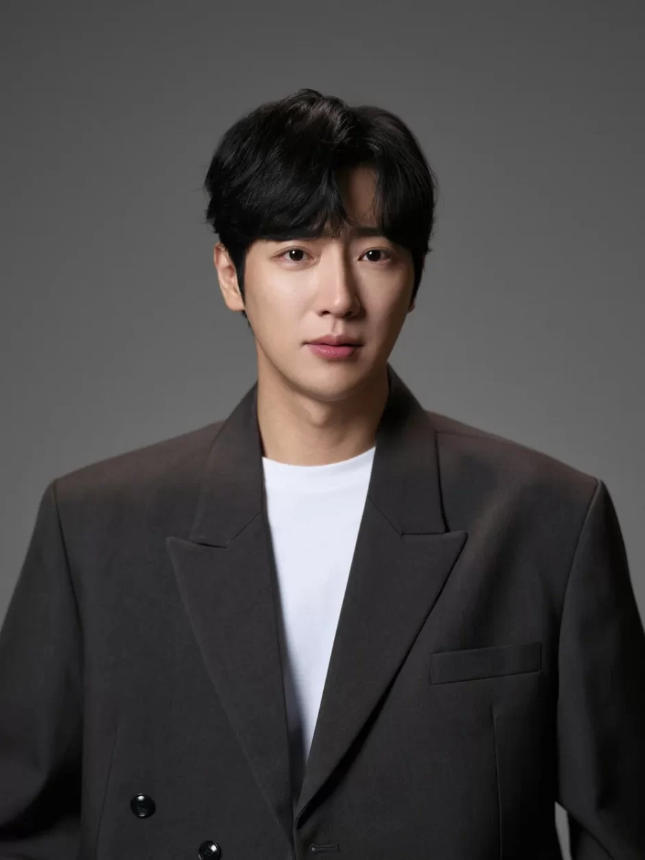 Lee Sang Yeob