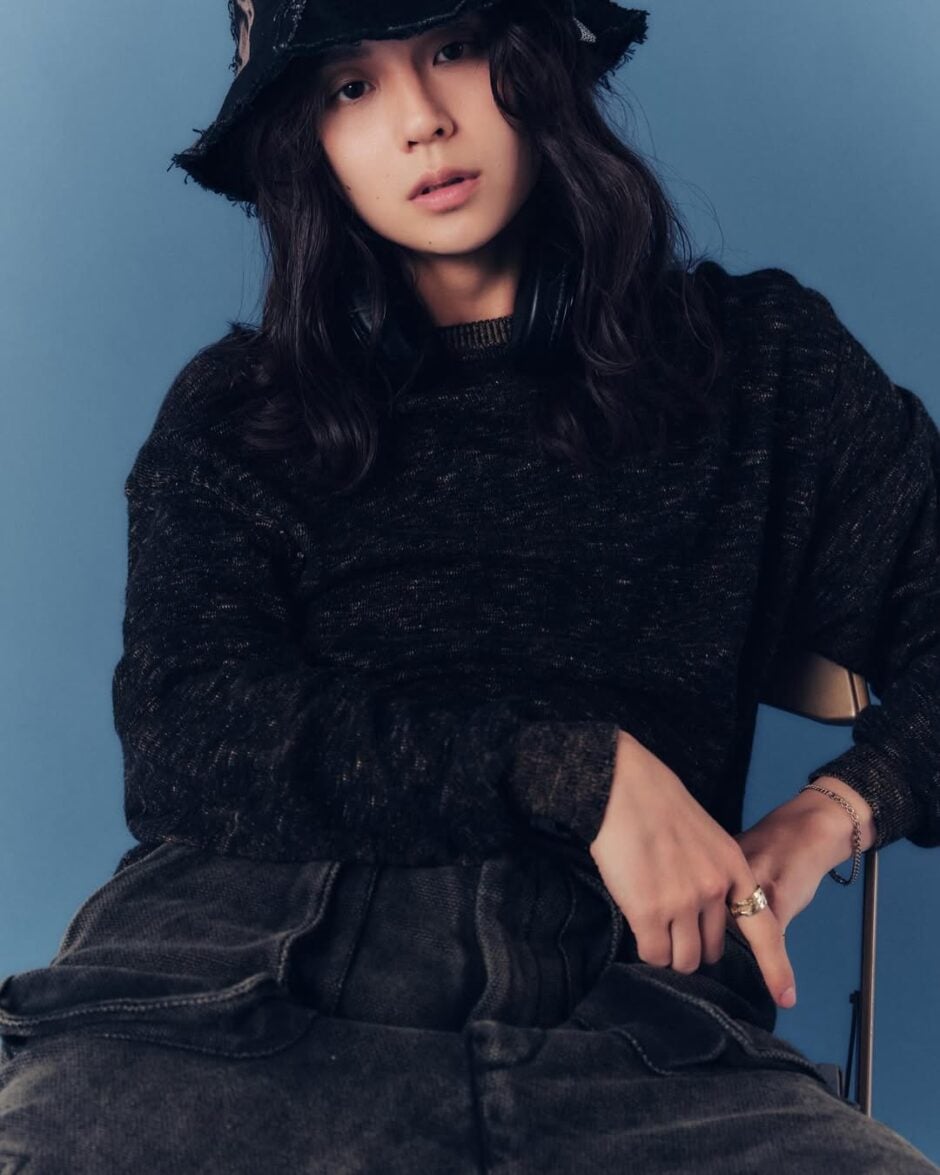 CYAN MAN APRIL 2026SOFT FOCUSED BLUR_____________________________________《STYLING》knit ¥17,000 b
